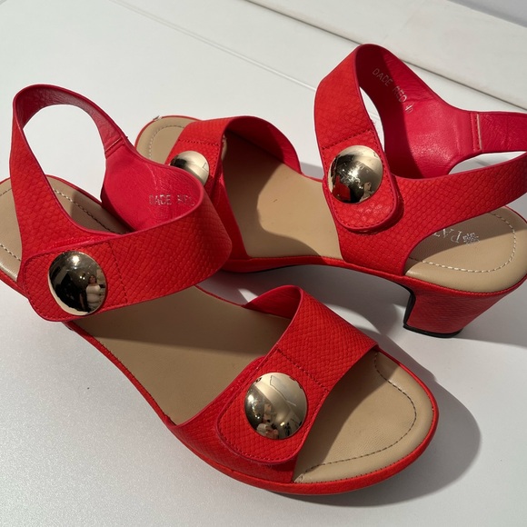 Orange Sandals 🍊 - Picture 2 of 3